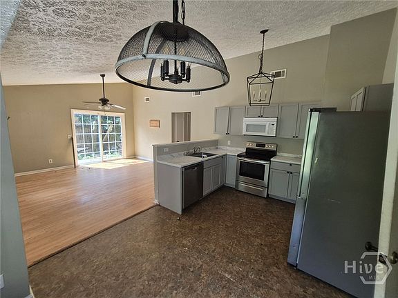 3rd image of 227 Forest Ridge Drive