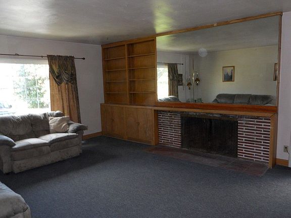 3rd image of 5637 Pacific Ave