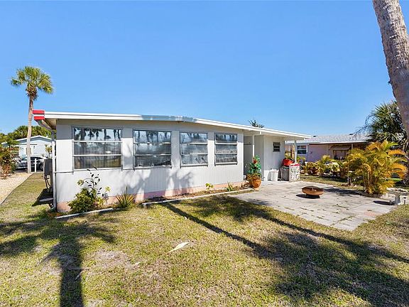 3rd image of 210 Roma Rd