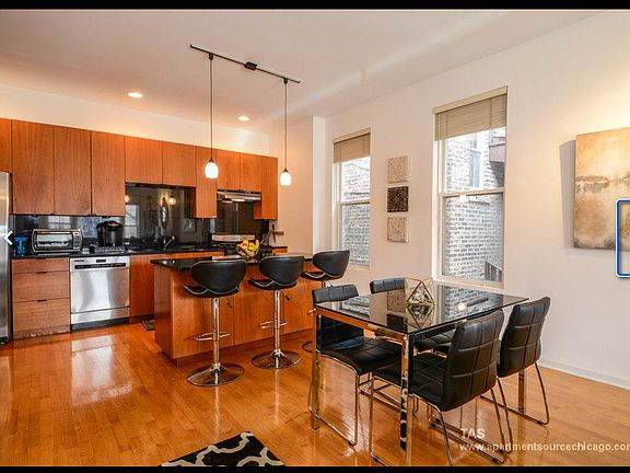 3rd image of 1409 N Wicker Park Ave