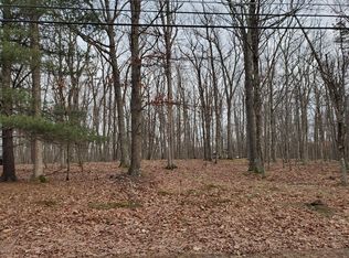 63 Ridge Trl, Lakeville, PA 18438