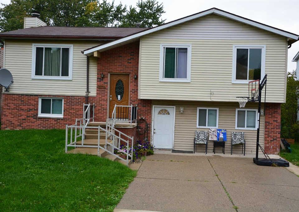 1st image of 2746 Eastlawn Ave