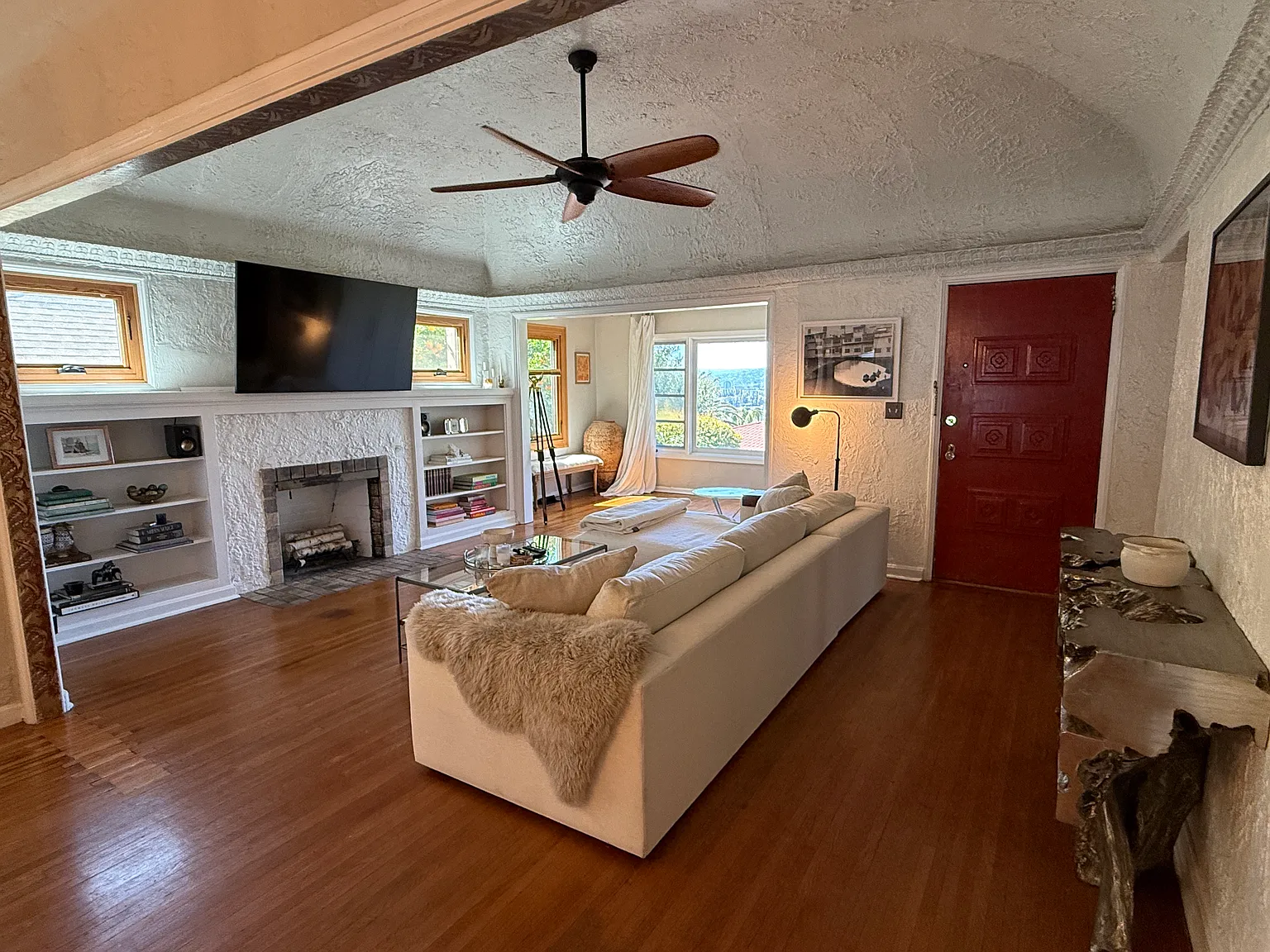 3 bed, 1382 sqft, $7,950 — Photo 3