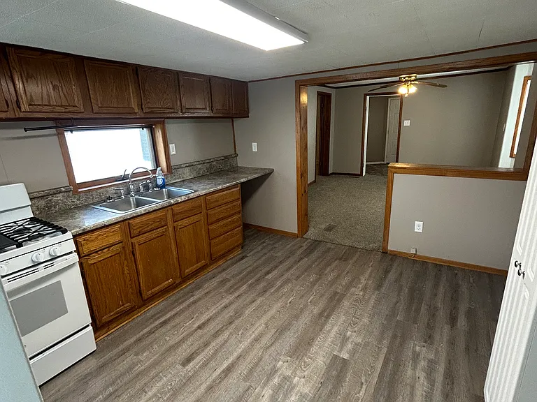 307 Sycamore St — Photo 6