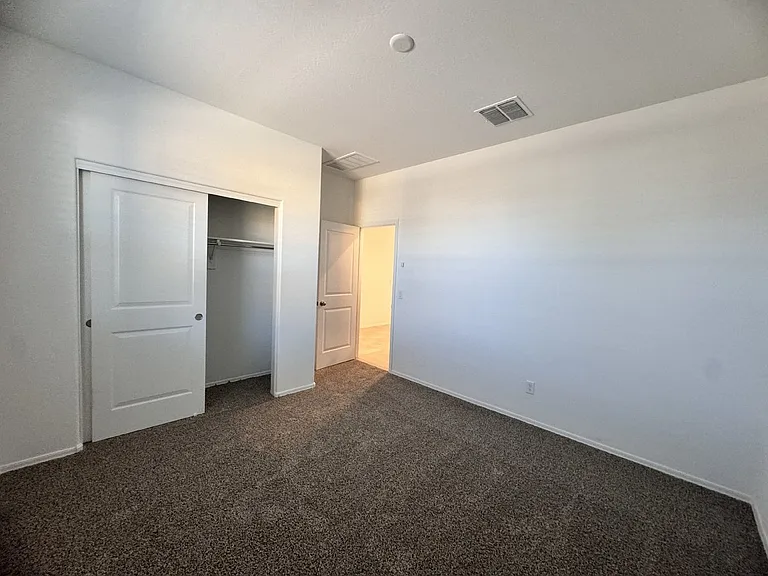 1137 W Chimes Tower Dr — Photo 38