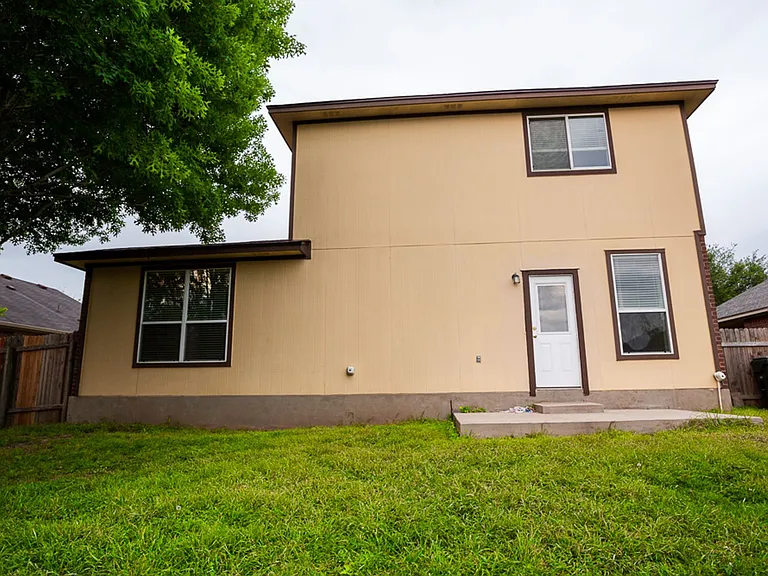 115 Brazos Ln — Photo 30