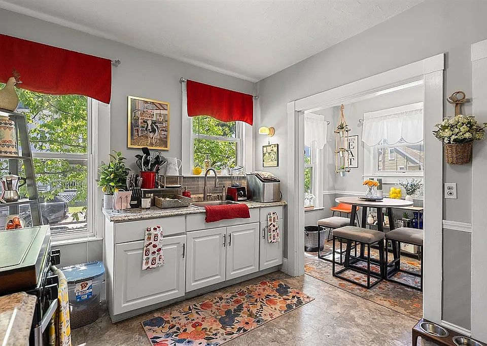 1st image of 228-230 Euclid Ave #1