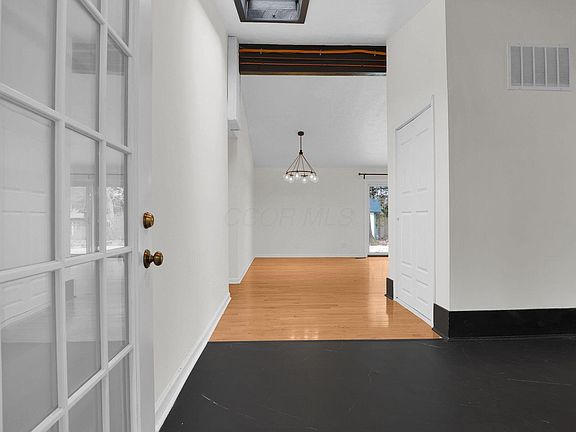 5th image of 343 Flint Ridge Dr