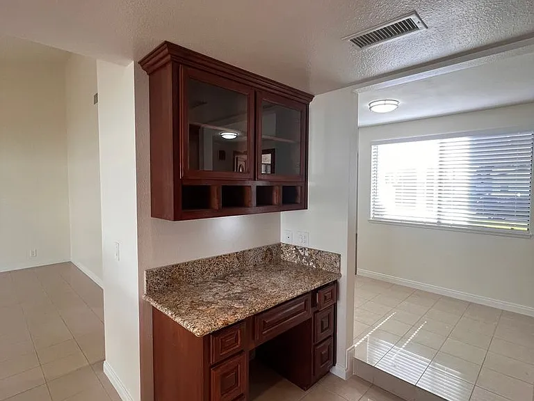 1142 Ashbury Ct — Photo 15