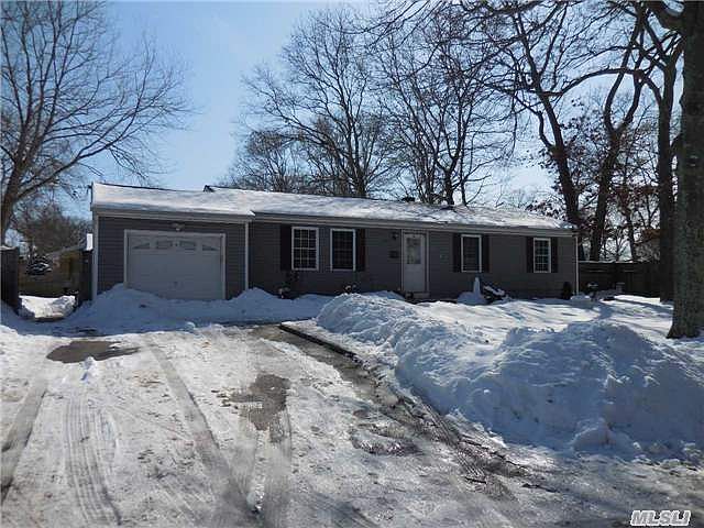2nd image of 40 Lillian Pl