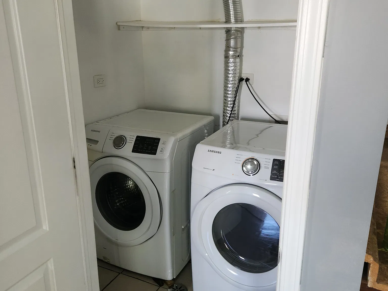2 bed, 1000 sqft, $1,750 — Photo 3
