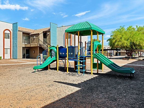 Mirabella_Playground_2
