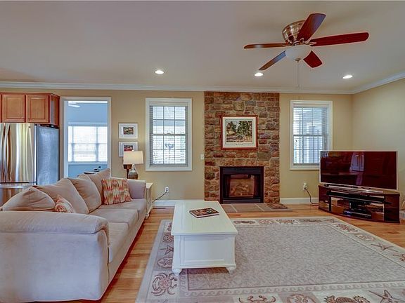 5th image of 36383 Tarpon Dr