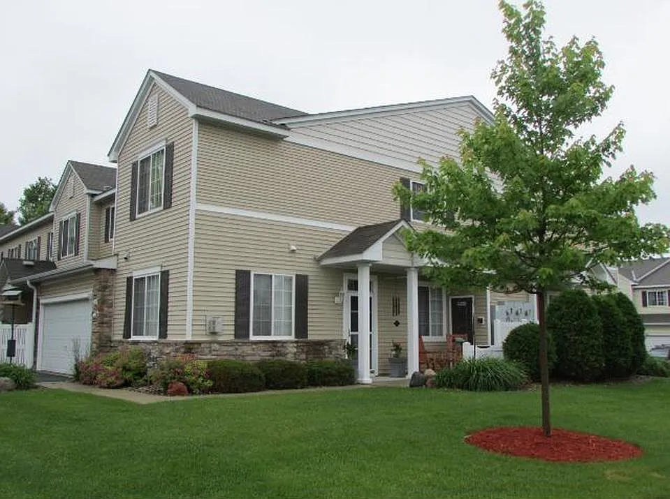 Building Photo - 4667 Blaine Ave