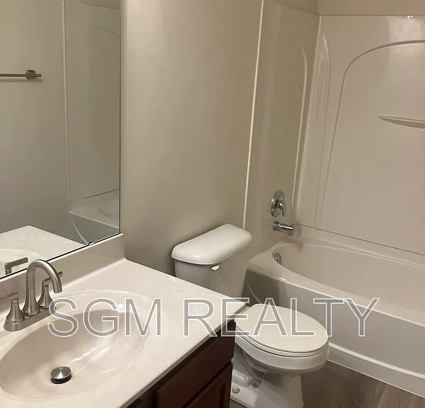 1711 Ambrose Terrace Dr — Photo 11