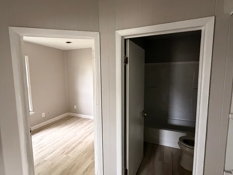11299 Chalmers Ave — Photo 10