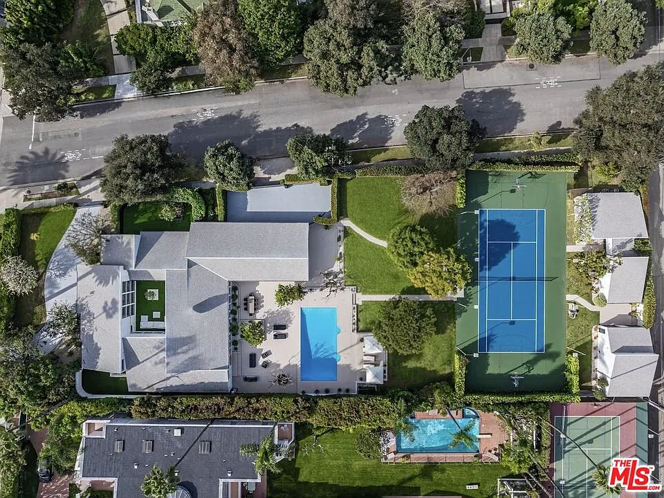 624 N Beverly Dr