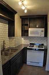 2nd image of 815 E 42nd St