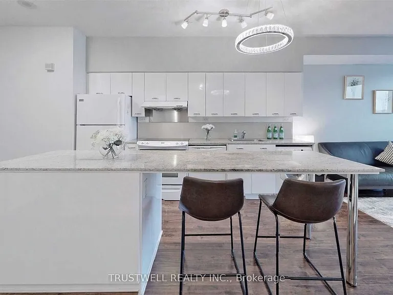 33 Singer Ct #2808 — Photo 2