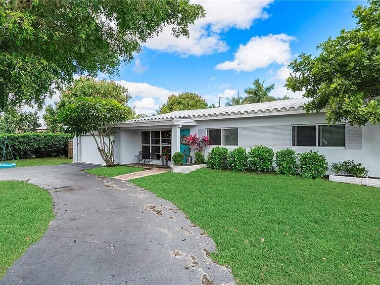 1949 Windward Dr — Photo 18