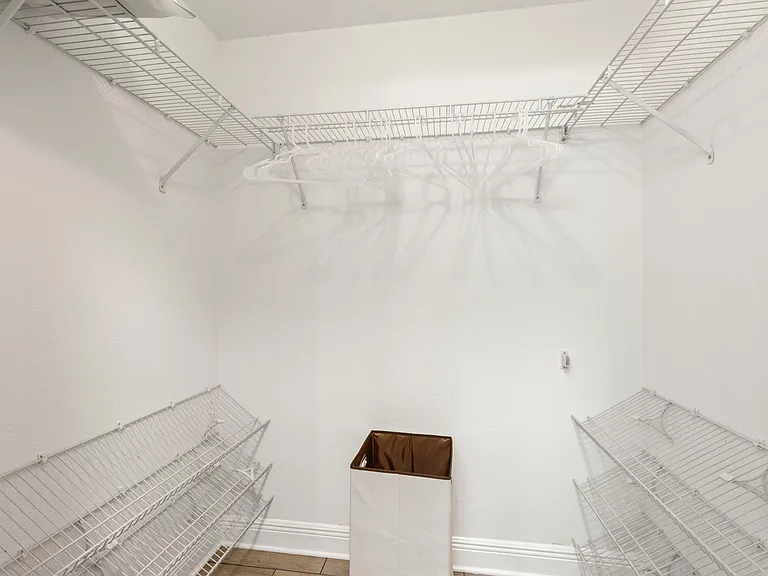 5817 Park St N #406 — Photo 19