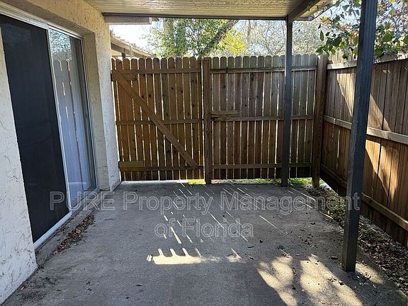 4th image of 601 NE 28th Ave #C
