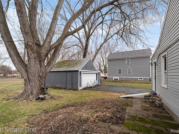 4th image of 26170 Wick Rd