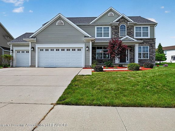 2nd image of 1582 Maiden Ln