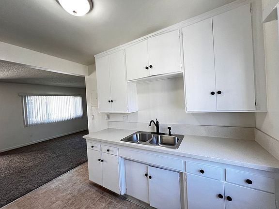 4th image of 20705 Osage Ave #5