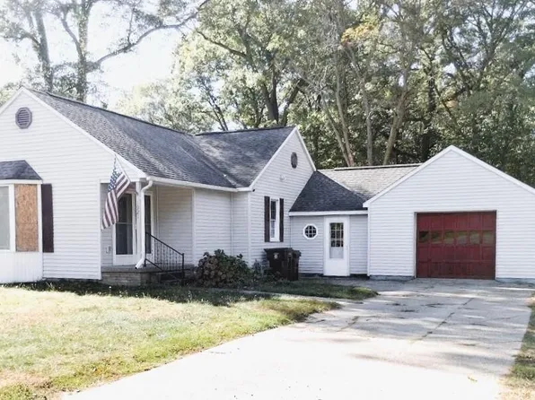 1921 S Mill Iron Rd, Muskegon, MI 49442