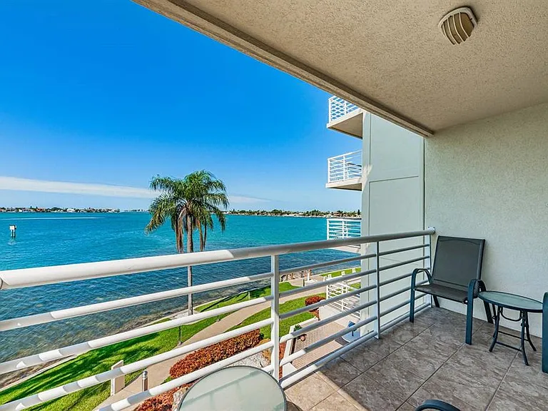 6105 Bahia Del Mar Cir #382 — Photo 22