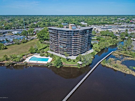 3rd image of 4401 Lakeside Dr Unit 1104