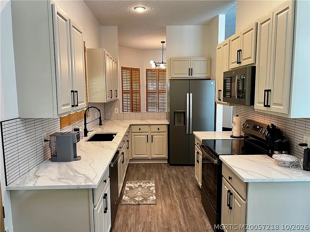 2 bed, 3.0 bath, 1732 sqft, $3,600 — Photo 3