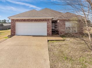 203 Sycamore Ct, Pearl, MS 39208