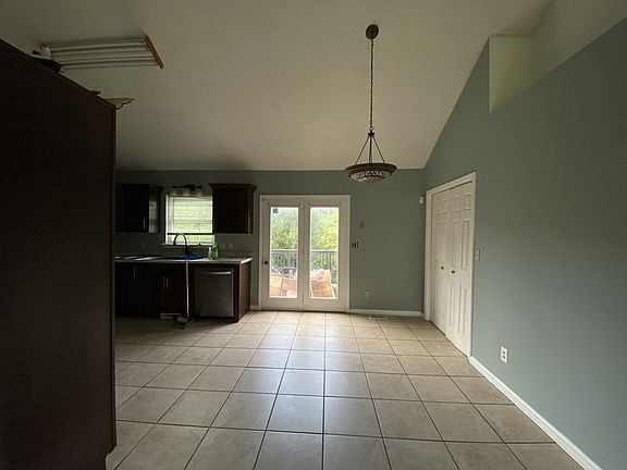 3rd image of 2024 Windroe Dr