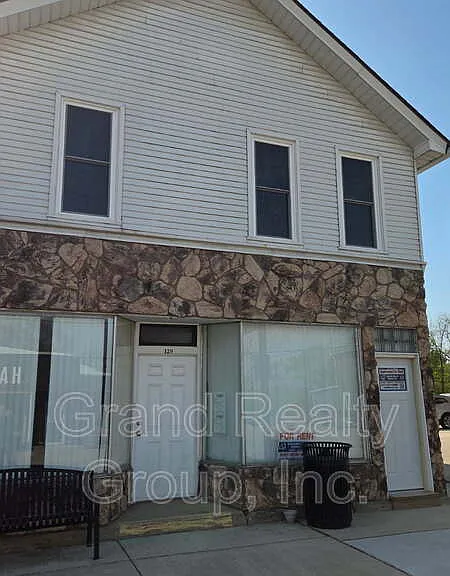 129 Cedar Ave #2R — Photo 12