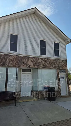 129 Cedar Ave #2R Photo 1