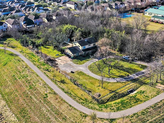3rd image of 14355 Schiller Rd
