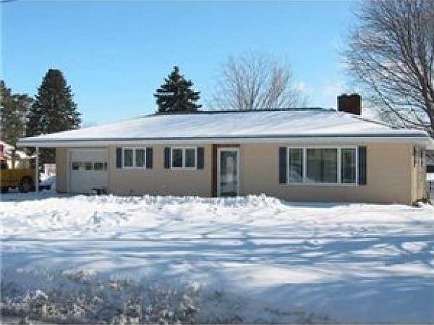 1st image of 1633 Twin Oaks Dr