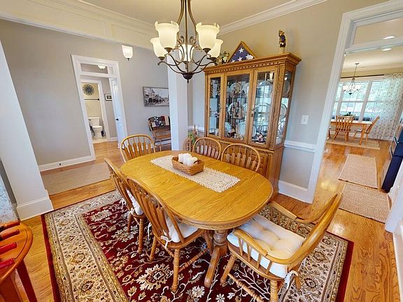5th image of 335 Kings Cove Ct NW
