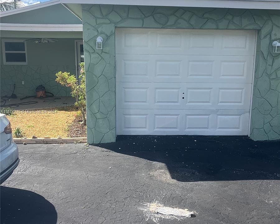 1st image of 821 NW 10th Ave