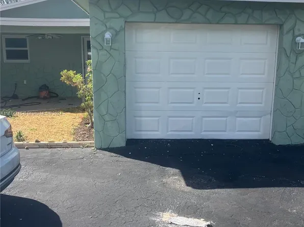 821 NW 10th Ave, Dania, FL 33004