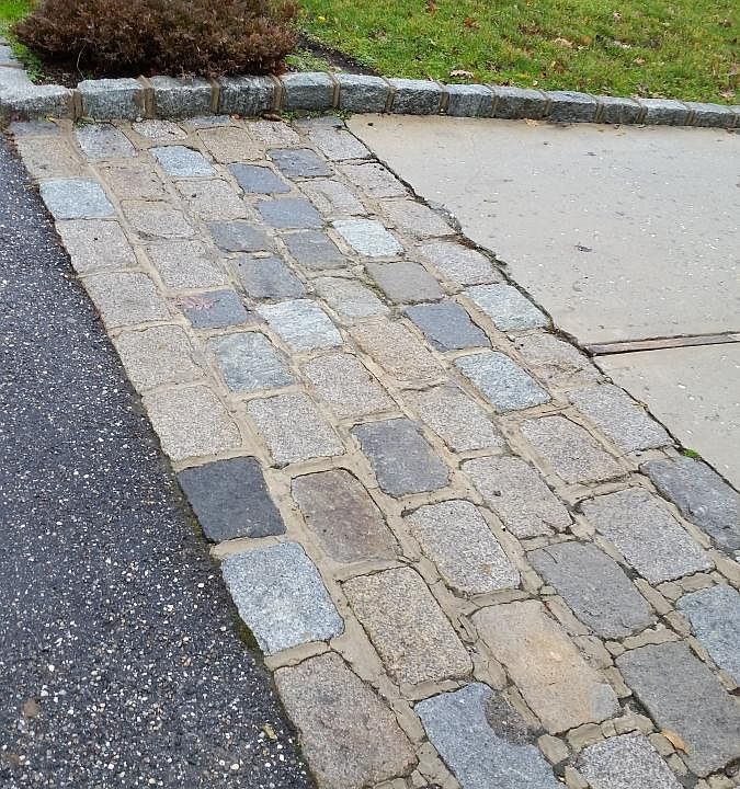 1st image of 181 Lake Dr