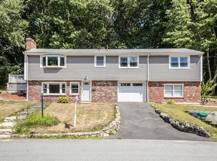 4 Leopold St, Burlington, MA 01803