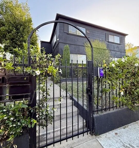 4275 McClung Dr — Photo 1