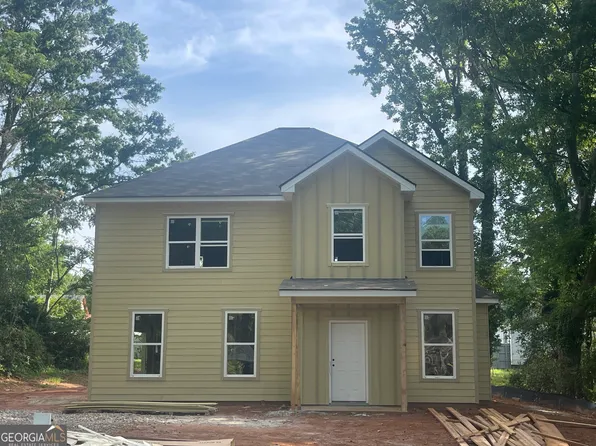 11 E Reynolds St, Newnan, GA 30263
