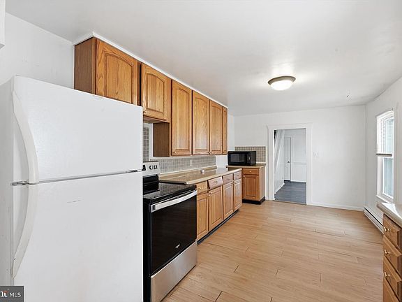 3rd image of 638 High St