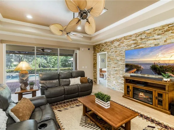 2029 Mandarin LN, NAPLES, FL 34120