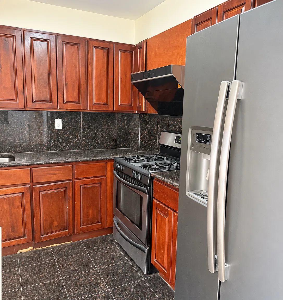 2 bed, 800 sqft, $2,800 — Photo 1