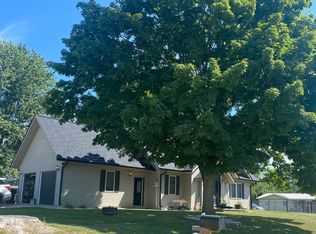 102 W 8th St, West Lebanon, IN 47991
